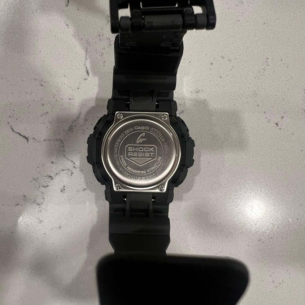 Casio G-Shock GA-700 - Picture 2 of 4
